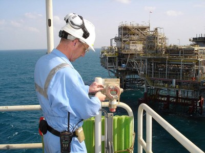 海上作業(yè)平臺(tái)，固定式氣體及火焰檢測(cè)儀的使用，能夠檢測(cè)平臺(tái)常見可燃?xì)怏w及有毒性氣體，監(jiān)控平臺(tái)整體安全