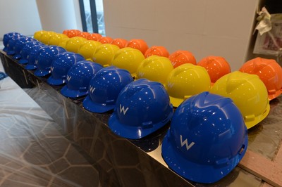 廣州W酒店舉辦獨家預(yù)覽活動“尚映會”，其中包含在工地舉辦的創(chuàng)意酒店揭秘之旅。