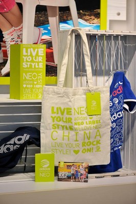 adidas NEO Label自由行樂無沿全國(guó)夏季路演現(xiàn)場(chǎng)驚喜好禮